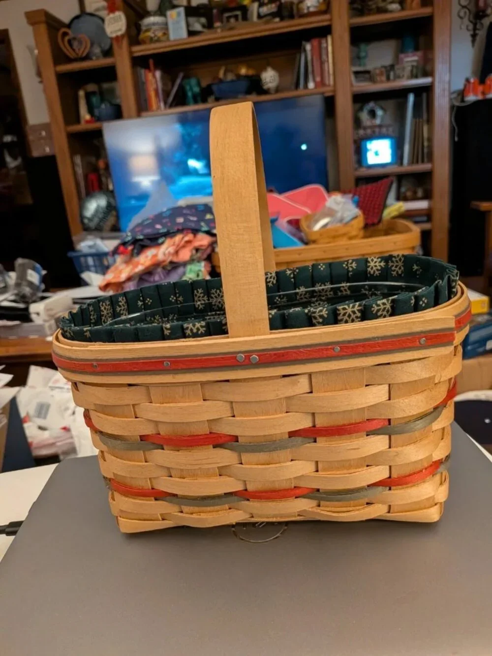 2002 American Basket, Protector, Liner, and Snowflake Medallion